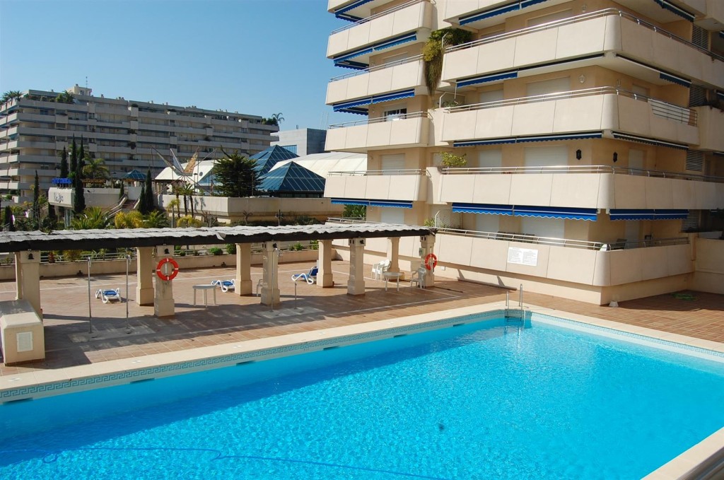 Apartment Puerto Banús € 520.000,-