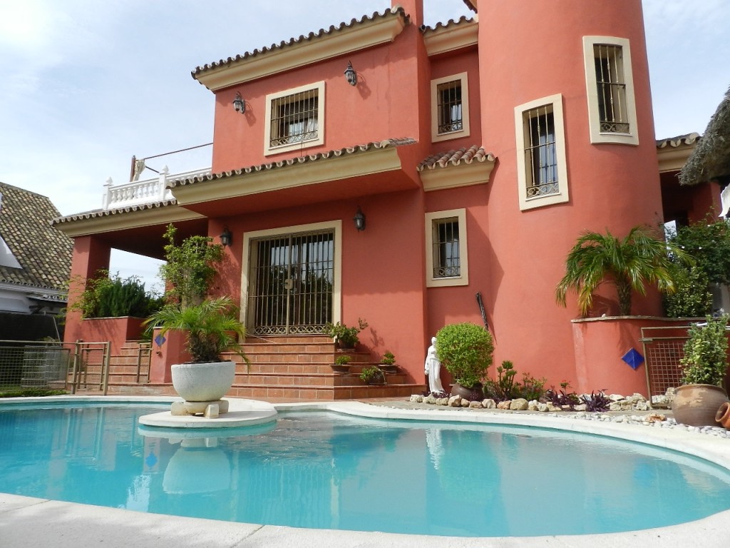 Villa Marbella East € 1.150.000,-