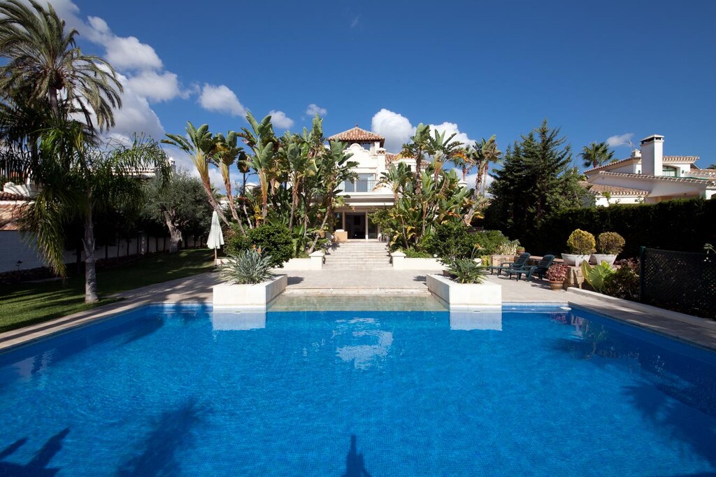 Villa Las Chapas Playa € 2.700.000,-