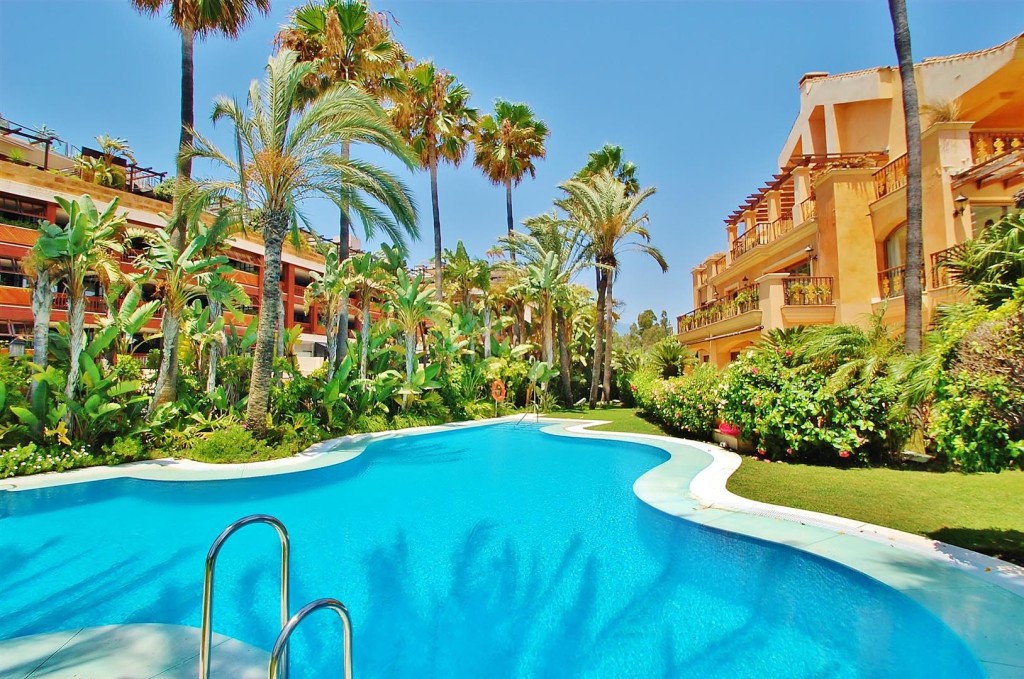 Apartment Puerto Banús € 2.660.000,-
