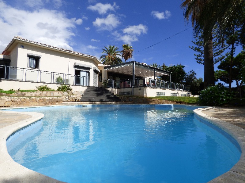 Villa Artola Baja € 1.150.000,-