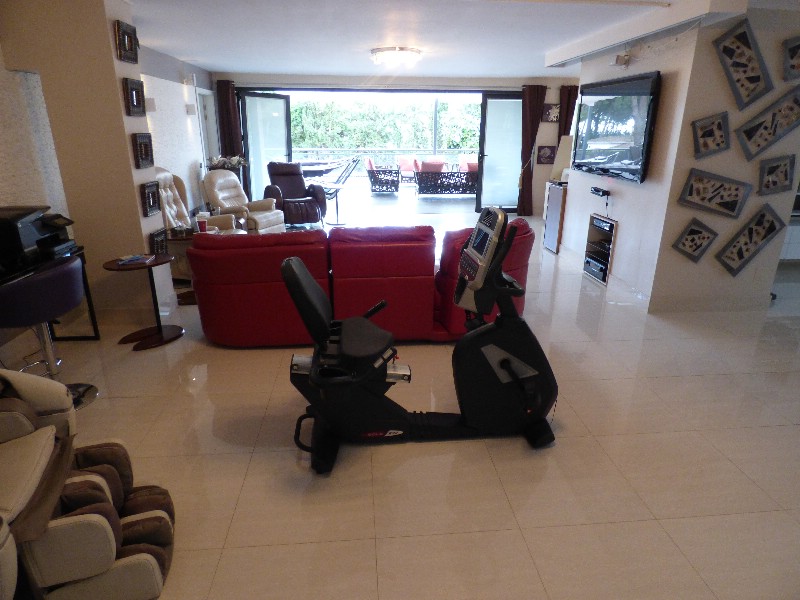 Villa Artola Baja € 1.150.000,-