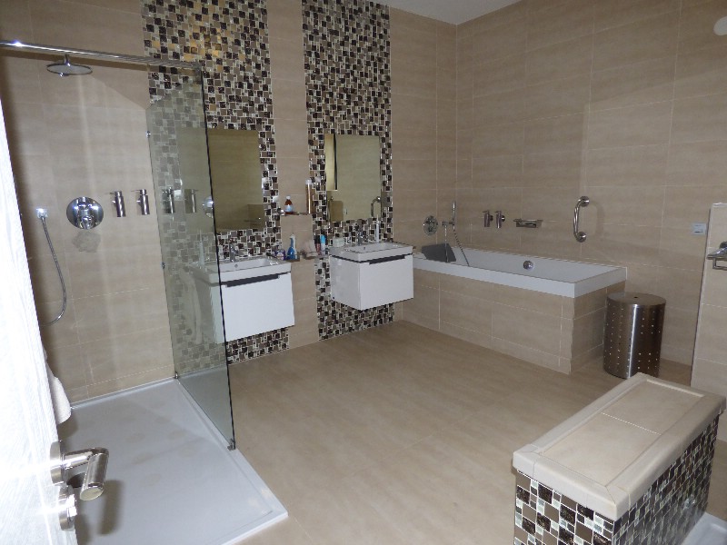 Villa Artola Baja € 1.150.000,-