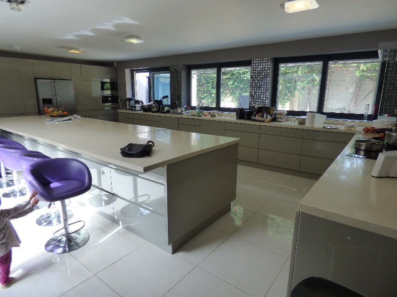 Villa Artola Baja € 1.150.000,-