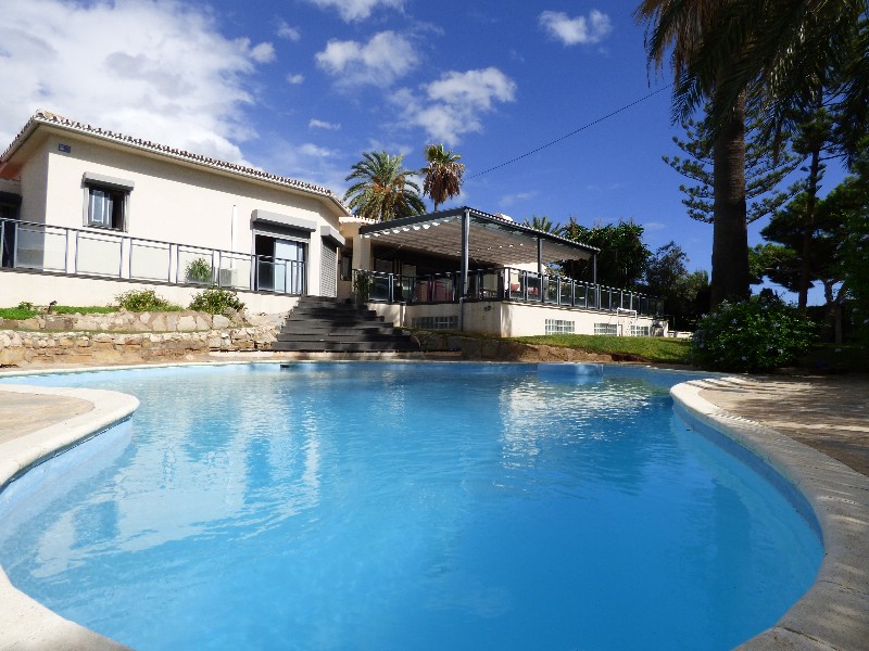 Villa Artola Baja € 1.150.000,-