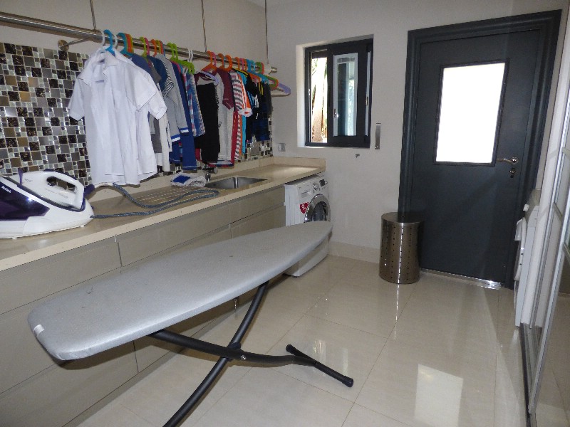 Villa Artola Baja € 1.150.000,-
