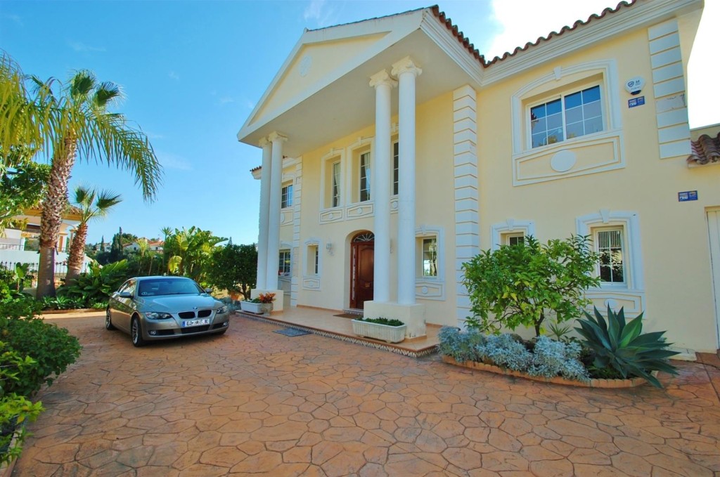 Villa Marbella East € 2.490.000,-