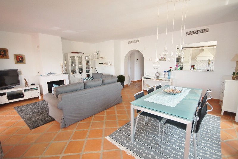 Appartement Golf Miraflores € 335.000,-