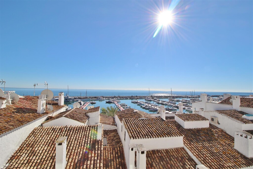 Apartment Puerto Banús € 1.400.000,-