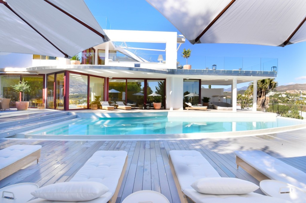 Detached Villa Nueva Andalucía € 4.400.000,-
