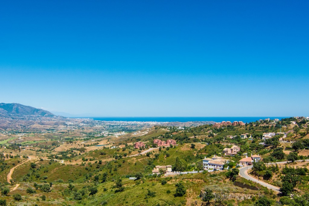 Building Plot La Mairena € 6.448.800,-