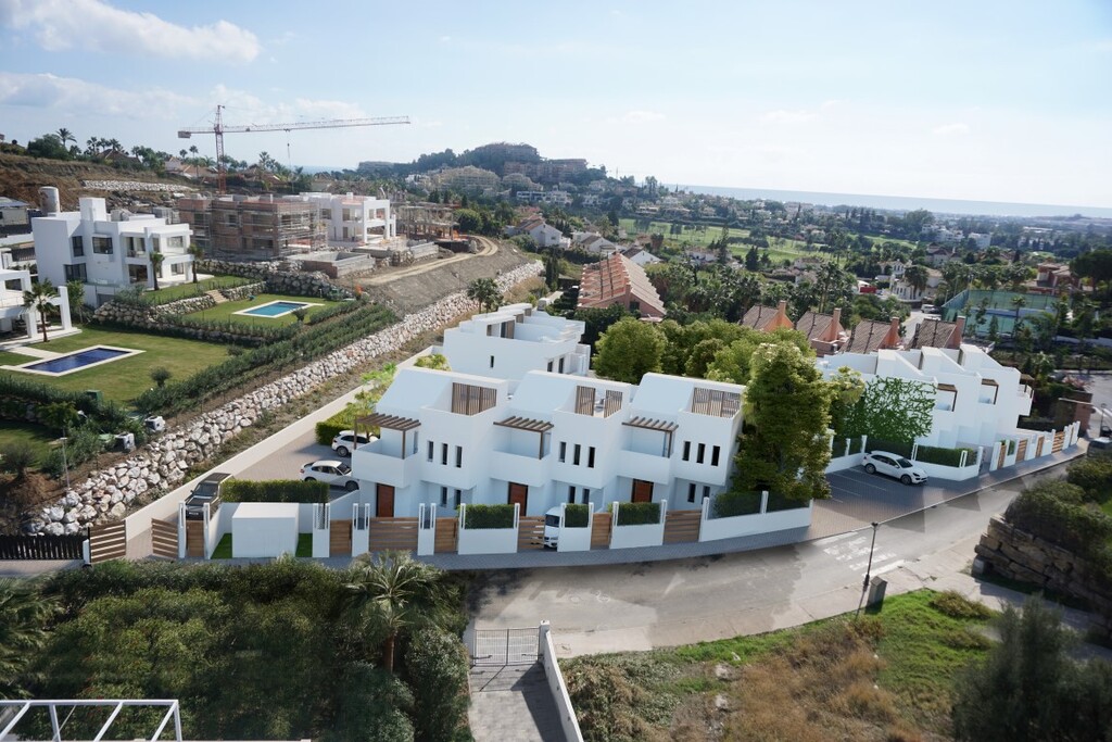 Herenhuis Nueva Andalucía € 800.000,-