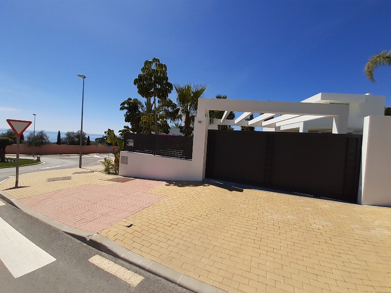 Villa Río Real € 2.600.000,-