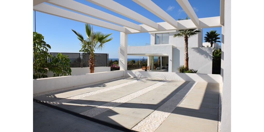Villa Río Real € 2.600.000,-