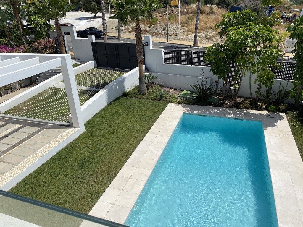 Villa Río Real € 2.600.000,-