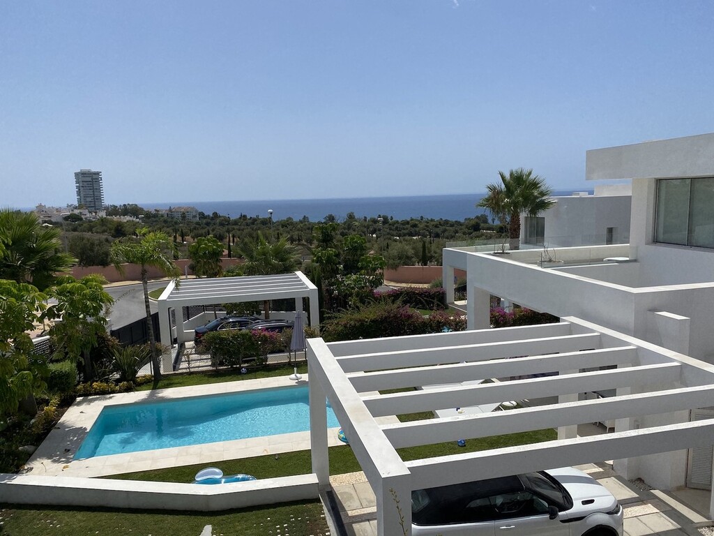 Villa Río Real € 2.600.000,-