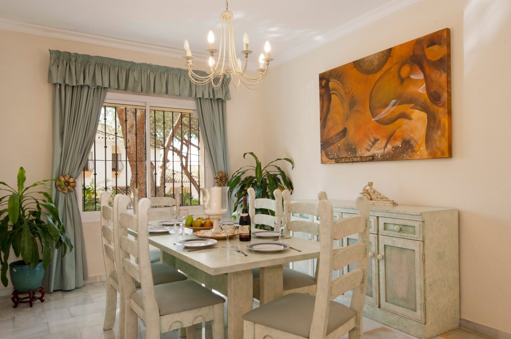 Villa Artola € 1.695.000,-