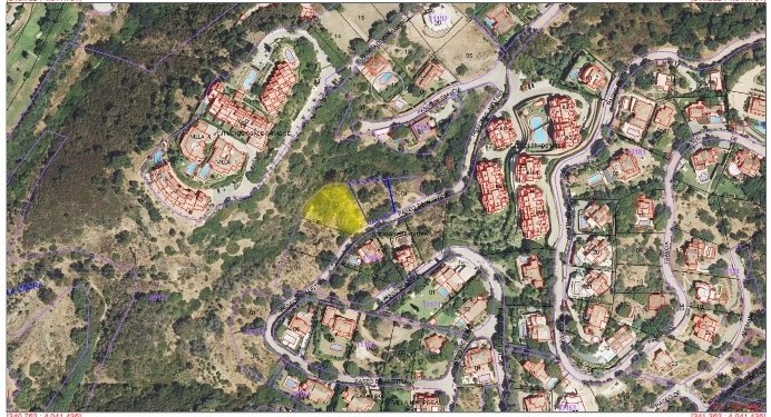 Building Plot Elviria € 390.000,-