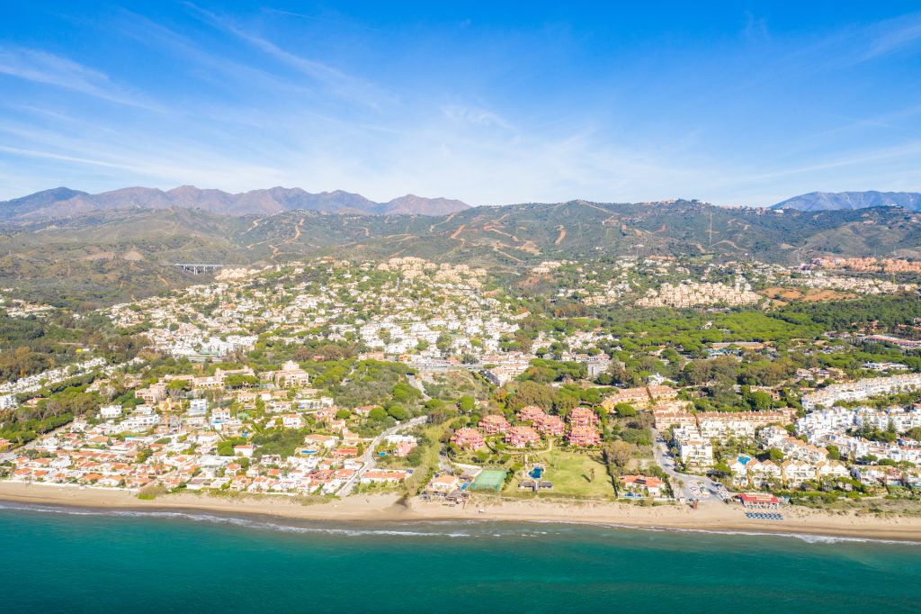 Rijtjeshuis Elviria Playa € 880.000,-