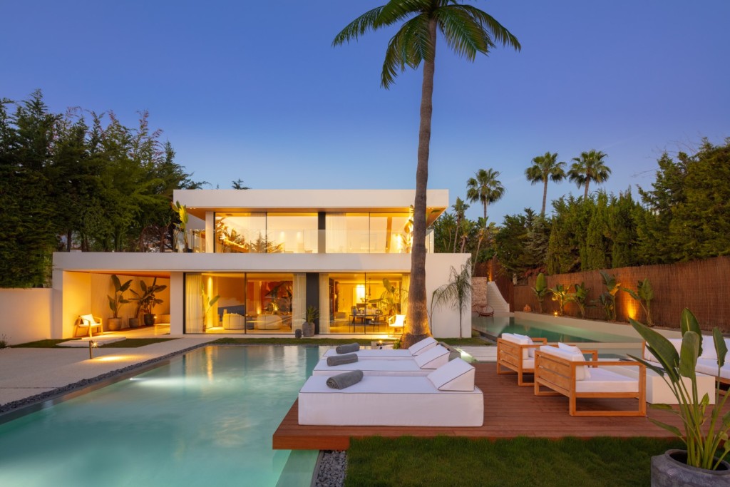 Villa Nueva Andalucía € 3.550.000,-