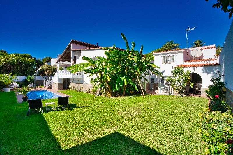 Vrijstaande villa Torrenueva € 1.195.000,-