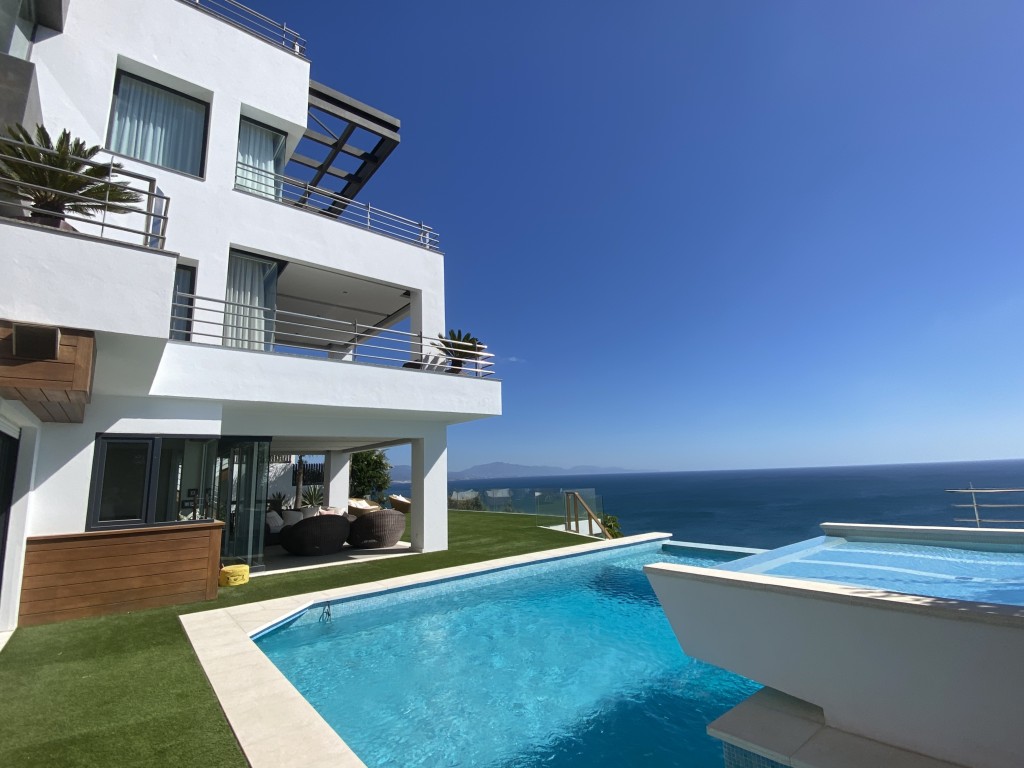 Detached Villa La Paloma de Manilva € 3.295.000,-