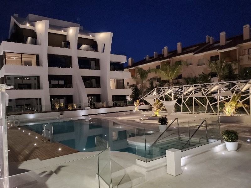Dubbel penthouse Artola Baja € 890.000,-