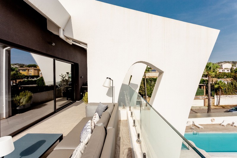 Dubbel penthouse Artola Baja € 890.000,-