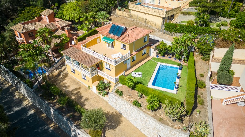 Vrijstaande villa Torrenueva € 1.375.000,-