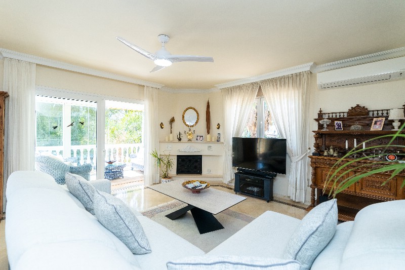 Vrijstaande villa Torrenueva € 1.375.000,-