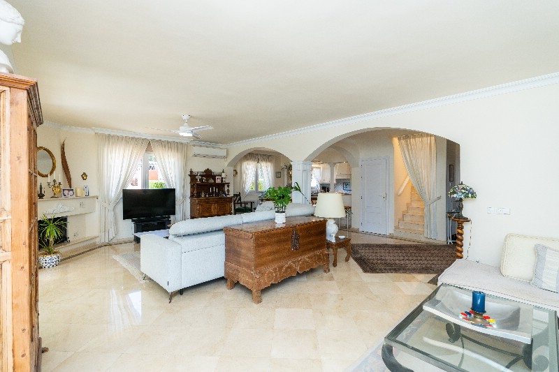 Vrijstaande villa Torrenueva € 1.375.000,-