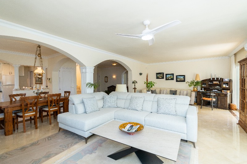 Vrijstaande villa Torrenueva € 1.375.000,-