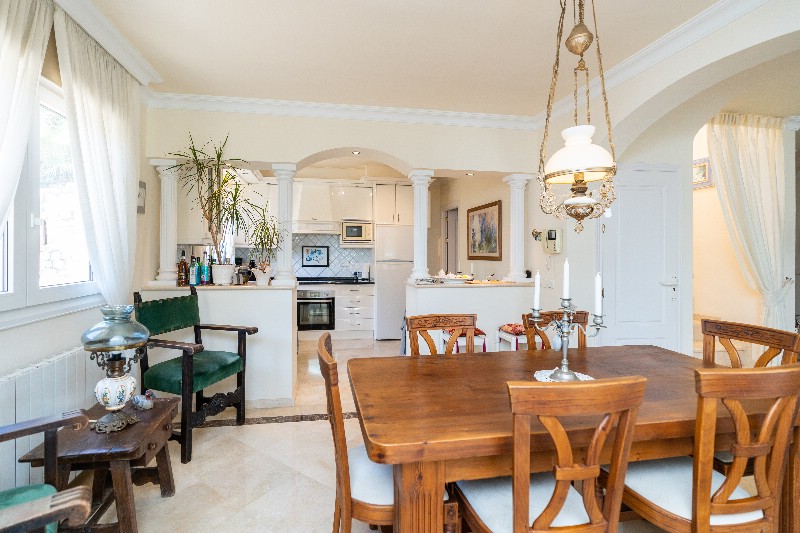 Vrijstaande villa Torrenueva € 1.375.000,-