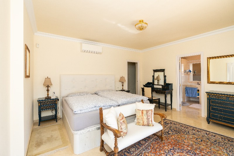 Vrijstaande villa Torrenueva € 1.375.000,-
