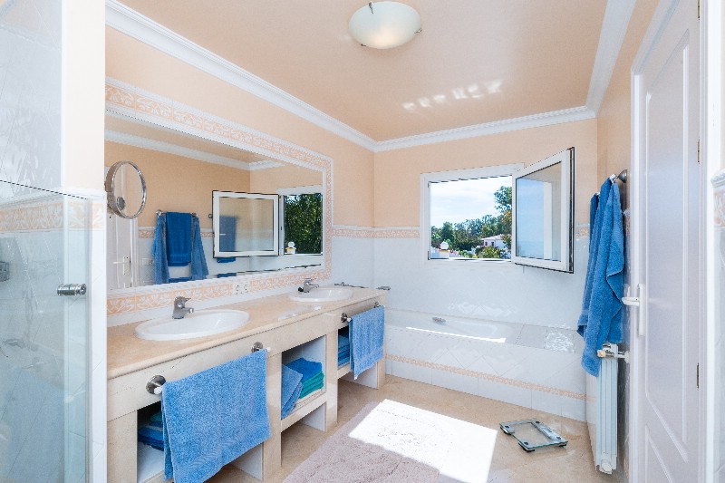 Vrijstaande villa Torrenueva € 1.375.000,-
