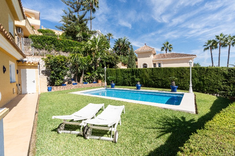 Vrijstaande villa Torrenueva € 1.375.000,-