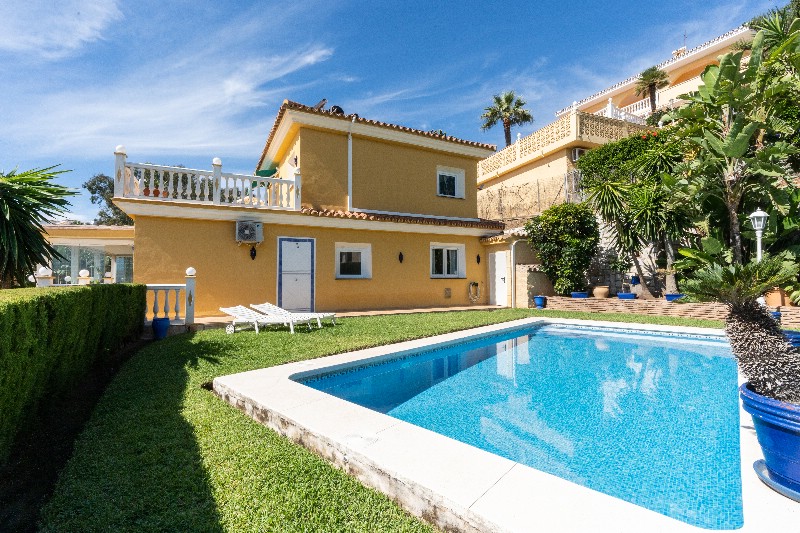 Vrijstaande villa Torrenueva € 1.375.000,-