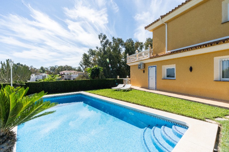 Vrijstaande villa Torrenueva € 1.375.000,-