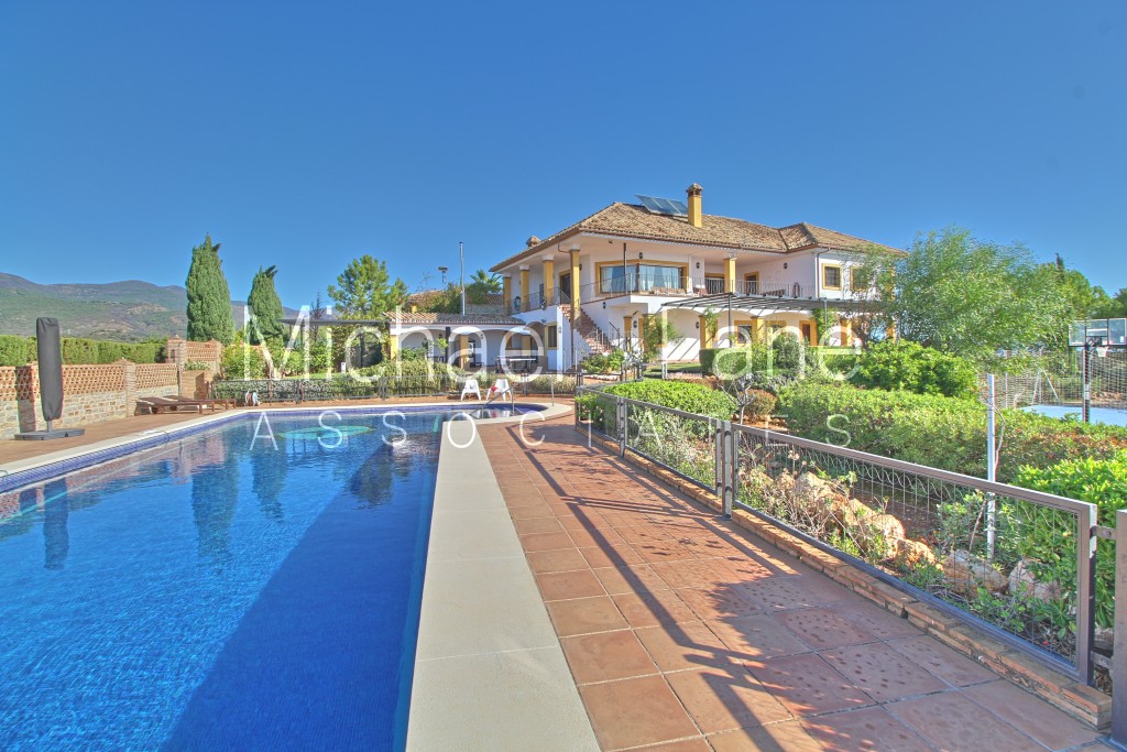Finca Sierra Bermeja € 3.400.000,-
