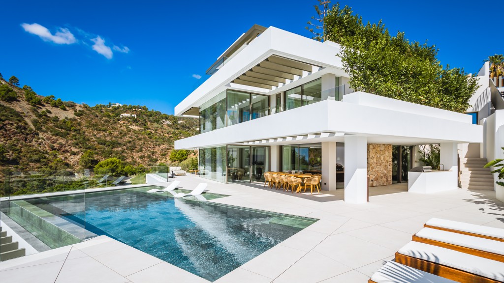 Detached Villa Lomas de la Quinta € 6.995.000,-