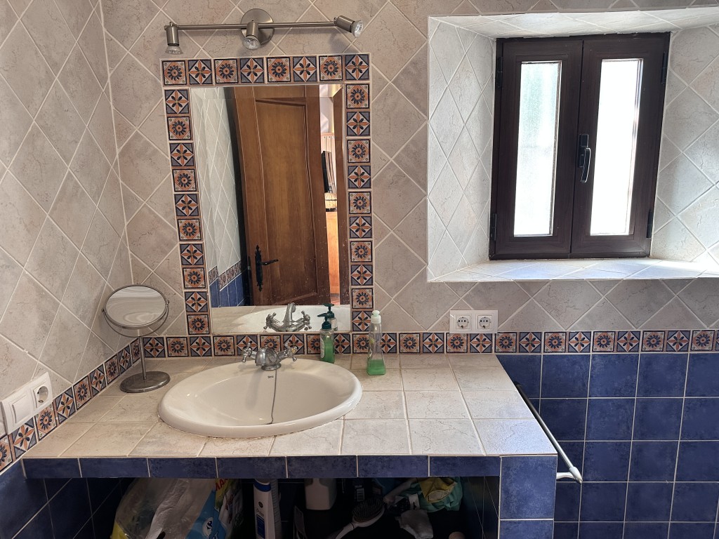 242218.jpg