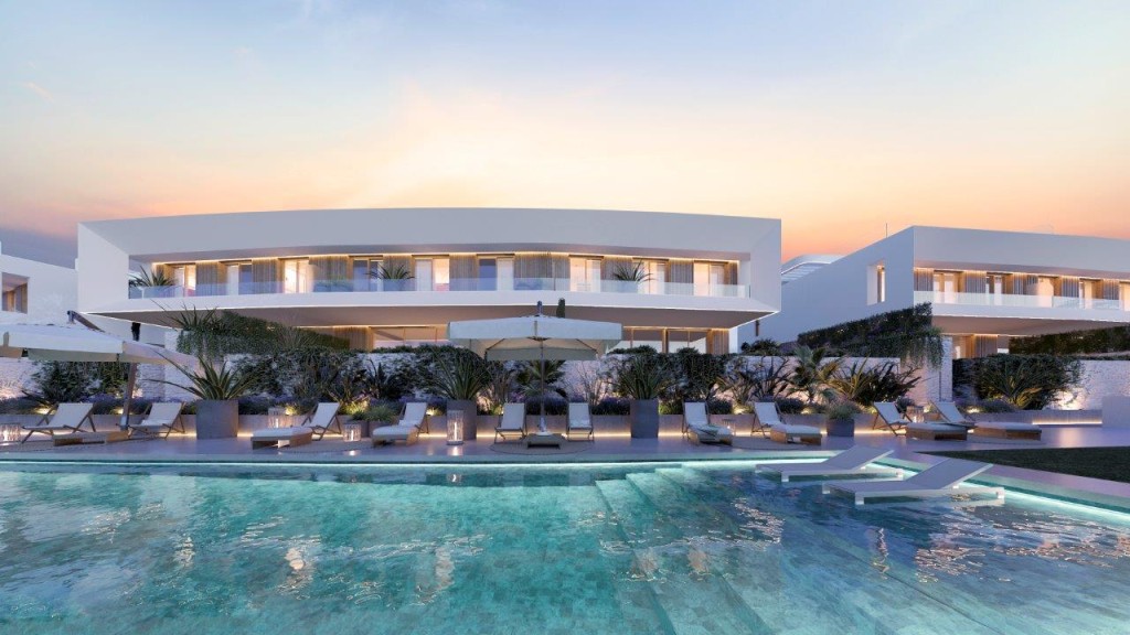 Rijtjeshuis East Estepona € 1.300.000,-