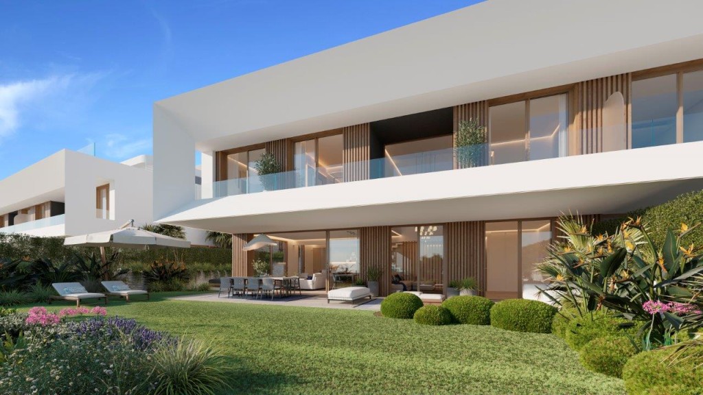 Rijtjeshuis East Estepona € 1.300.000,-