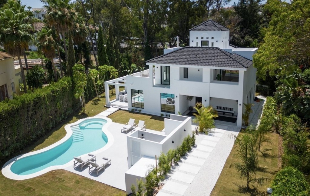 Villa Nueva Andalucía € 2.995.000,-