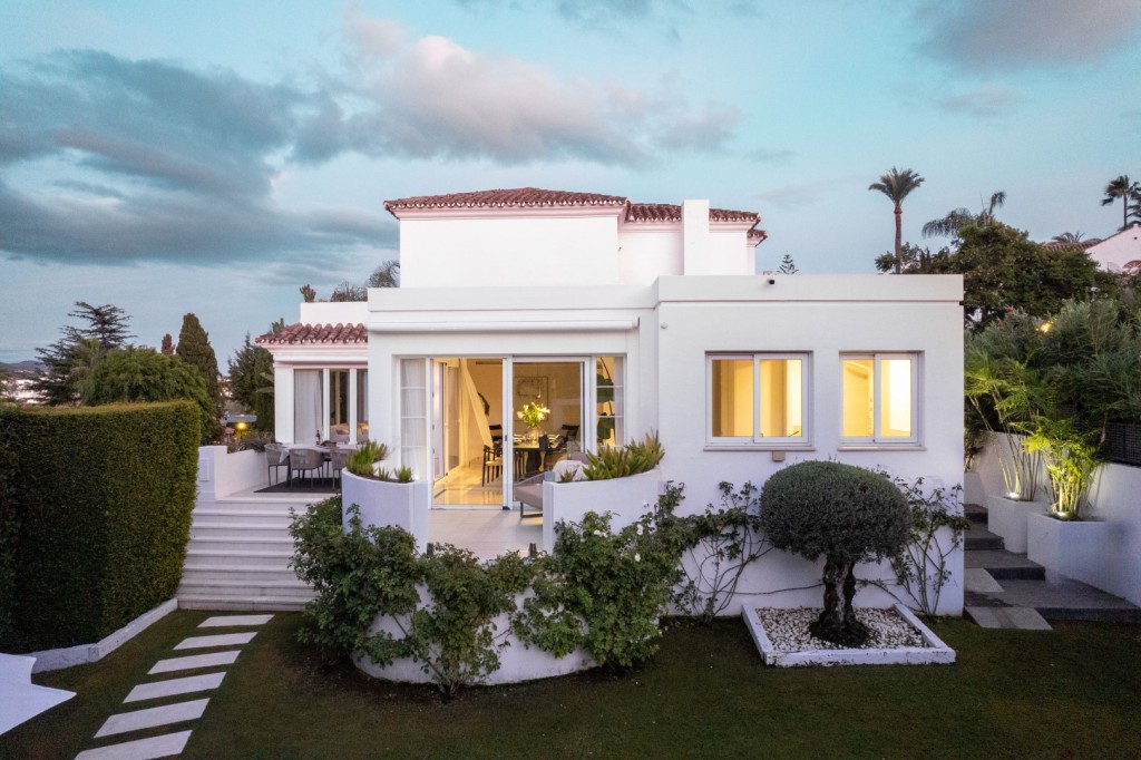 Villa Nueva Andalucía € 1.790.000,-