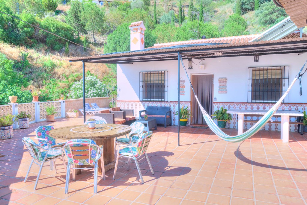 Country Home Sayalonga € 390.000,-