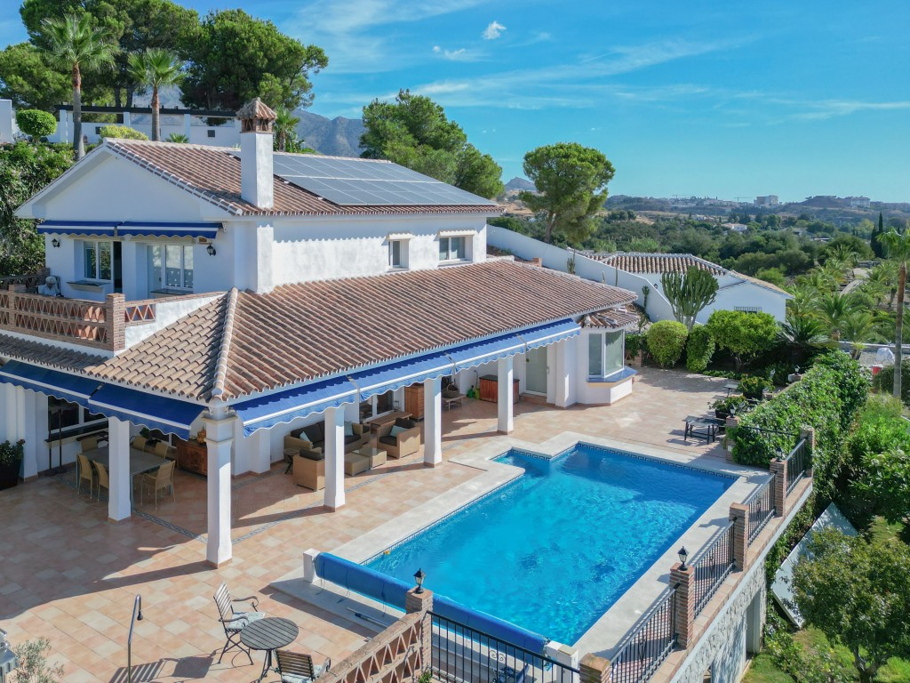 Detached Villa Mijas € 1.395.000,-