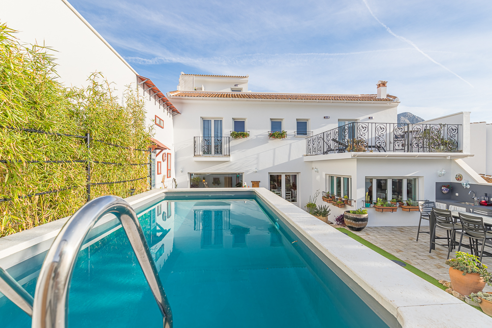 Village/town house Alfarnatejo € 395.000,-