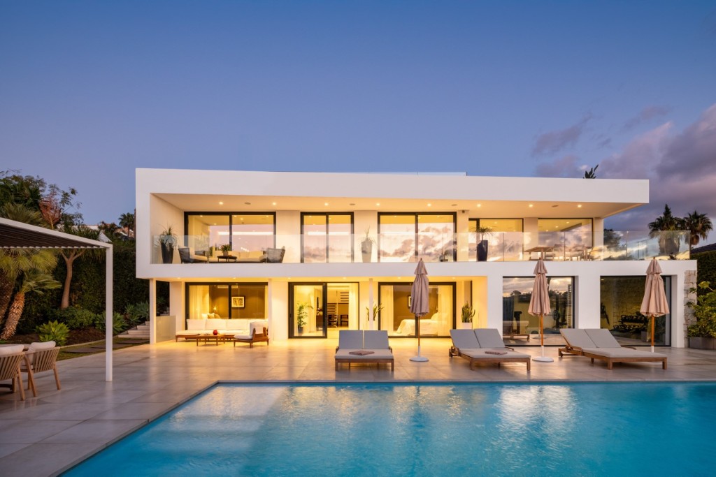 Villa Nueva Andalucía € 4.500.000,-