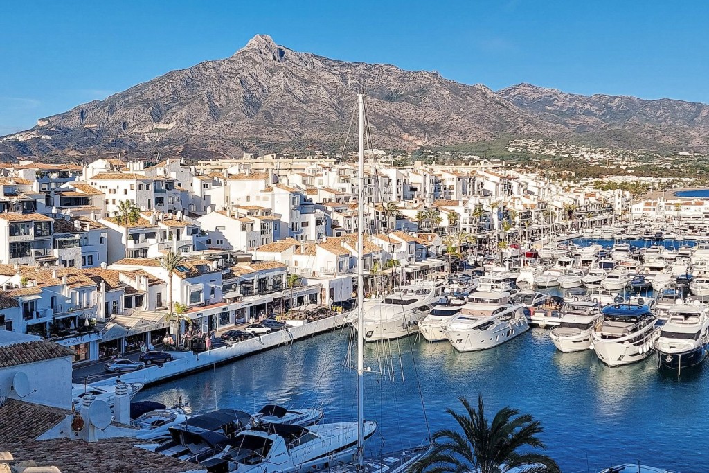 Atico - Penthouse Puerto Banús € 875.000,-